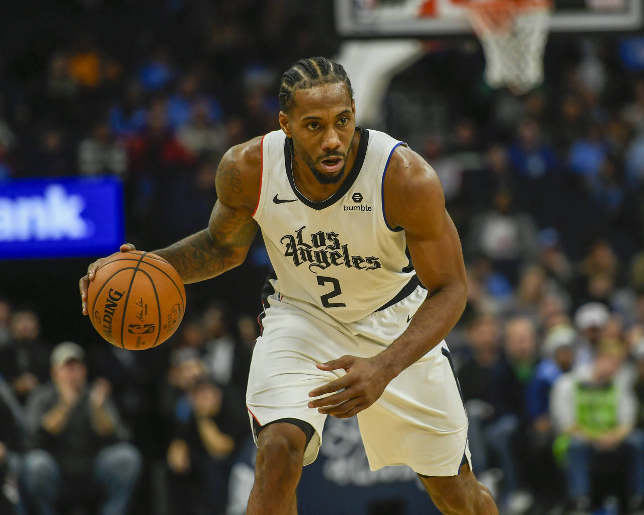 英超-曼城3-0完胜桑德兰登顶次席，福登传射建功（英超：曼城3-0轻取桑德兰升至第二，福登一传一射）