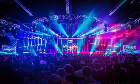 脫穎而出 脫穎而出